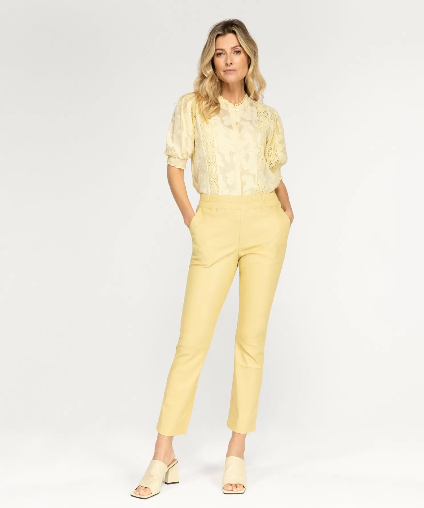 IBANA Mid Waist-Pablo Buttery Yellow